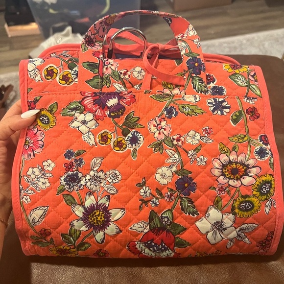 NWOT Vera Bradley Hanging travel Organizer in Coral Floral. Cosmetic bag w/ hook - Picture 4 of 7